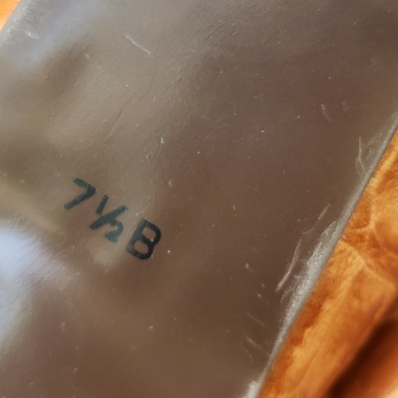 Talbots Erica Croc Kitten Heels size 7.5B - Picture 8 of 8